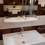 Brekalo * Τρογκίρ